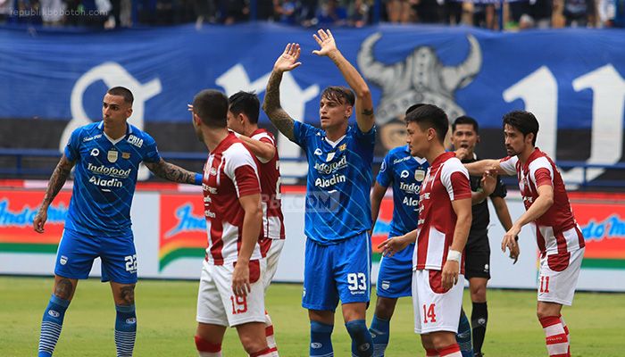 Reaksi Bobotoh setelah Persib Diimbangi Persis Solo di Kandang