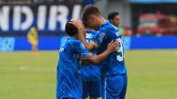 Foto-foto Persib vs Persis Solo, Gol Perdana Stefano Beltrame Hambar 