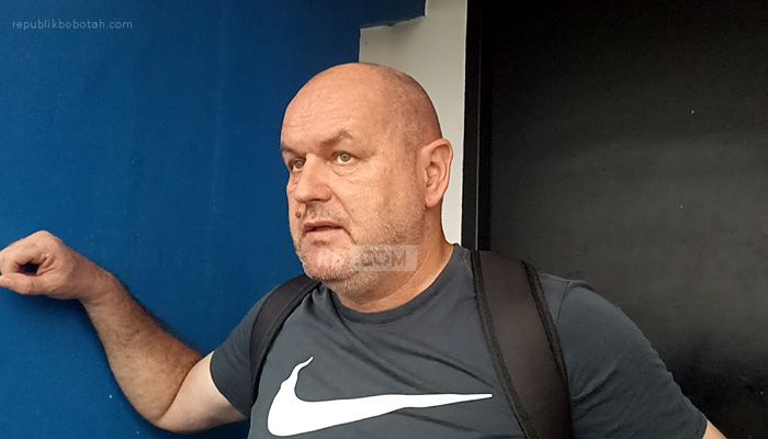 Sesi Latihan Persib Dibatalkan, Bojan Hodak Korbankan Waktu Istirahat Pemain
