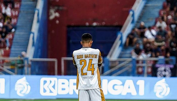 'Disekolahkan' Persib, Begini Rapor Robi Darwis Bersama Dewa United