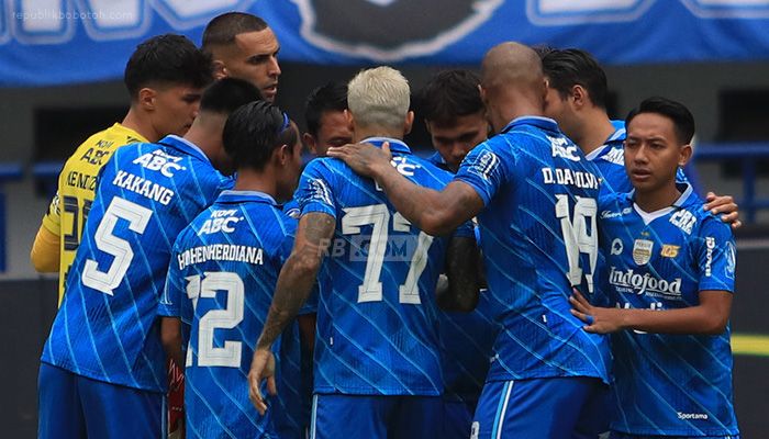 Susunan Pemain Persib vs PSIS: Ada yang Aneh di Line Up Maung Bandung