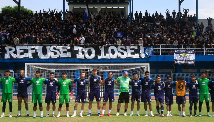 Bojan Hodak Bocorkan Isi Surat yang Diberikan Bobotoh, Sangat Menyentuh