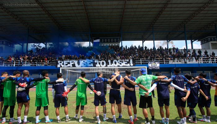 Respons Bojan Hodak Usai Ratusan Bobotoh Memberi Dukungan Langsung Untuk Persib