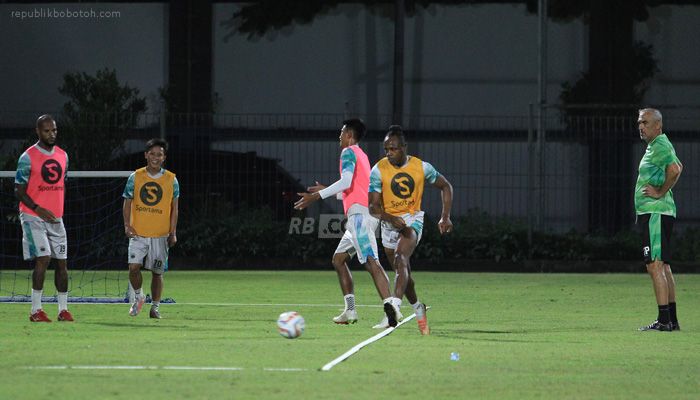 Persib Kembali Jalani Program Latihan Malam Hari Ini