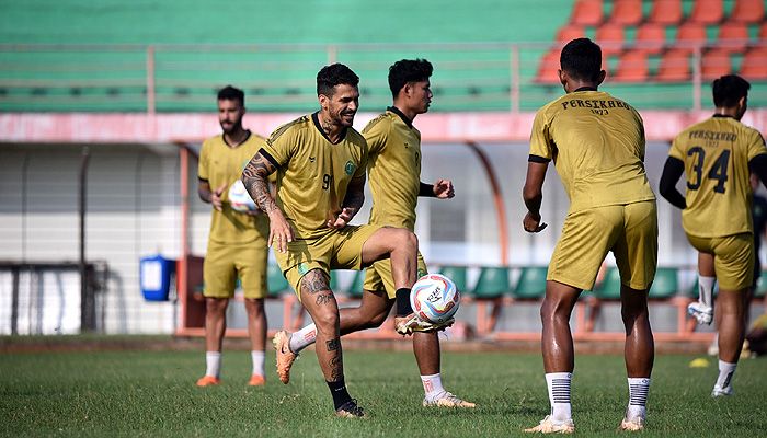 Djanur Minta Pemain Persikabo Buang Pikiran Negatif