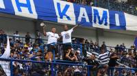 Marc Klok Bicara Tradisi Bobotoh Geruduk Latihan Persib dan Naik Rantis di Laga Kontra Persija