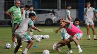 Bojan Hodak Ubah Waktu Latihan Persib Usai Hari Raya Idul Fitri