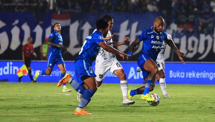 Bojan Hodak Akui Spirit Persib Kian Solid Menatap Babak Championship Series