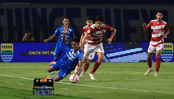 Hasil dan Skor Sementara Final Leg Pertama Liga 1 Persib vs Madura United
