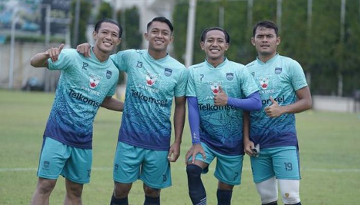 Beckham, Febri dan Henhen Kompak Liburan Bareng 