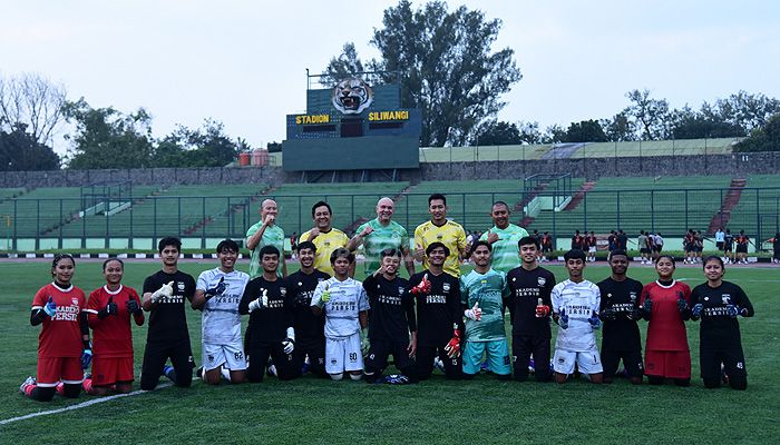 Tak Mudah Puas, Persib Turunkan Dua Pelatih untuk Tingkatkan Level Permainan 16 Kiper Akademi