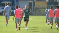 Marc Klok dan Tyronne del Pino Terlibat Pembicaaran Serius dengan Bojan Hodak, Ternyata Ini yang Diobrolkan