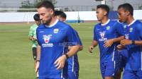 Dua Pekan Jelang Kick Off Liga 1, Marc Klok Ungkap Adaptasi dengan Pemain Baru Persib