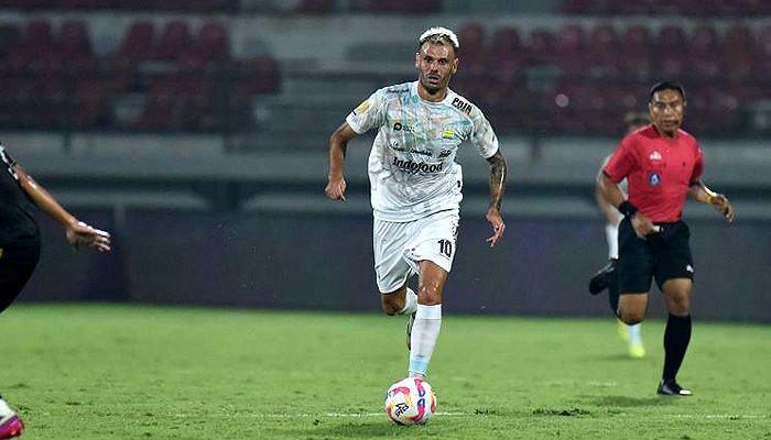 Hasil dan Skor Sementara Arema vs Persib di Pekan 20 Liga 1 2024/2025