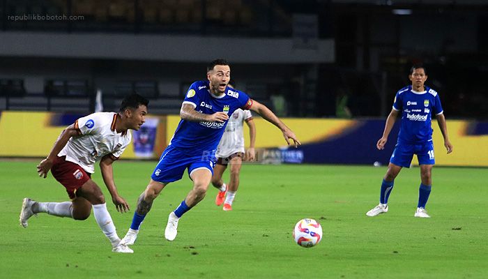 Marc Klok Puji Para Pemain Persib yang Tetap Fight di Bulan Puasa