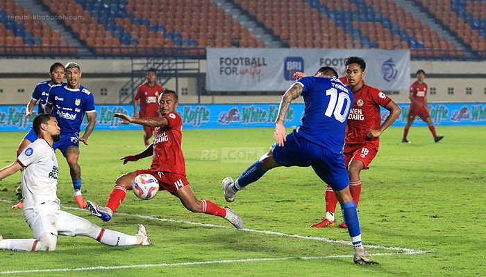 Hasil dan Skor Sementara Semen Padang vs Persib: Gol DDS Dianulir, Maung Bandung Tertinggal