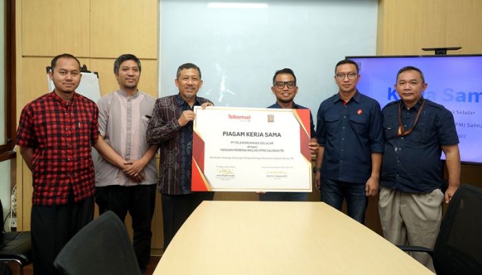 Telkomsel Berikan CSR Pengembangan Ekosistem Digital Salman ITB    