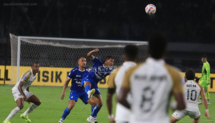 Lini Tengah Pangkal Masalah Kekalahan Persib dari Dewa United? Begini Jawaban Bojan Hodak