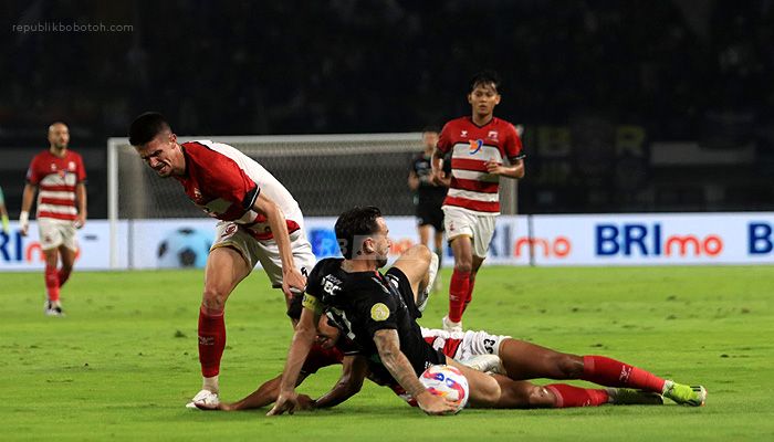 Bojan Hodak Sebut Madura United Parkir Bus hingga Sulit Ditembus