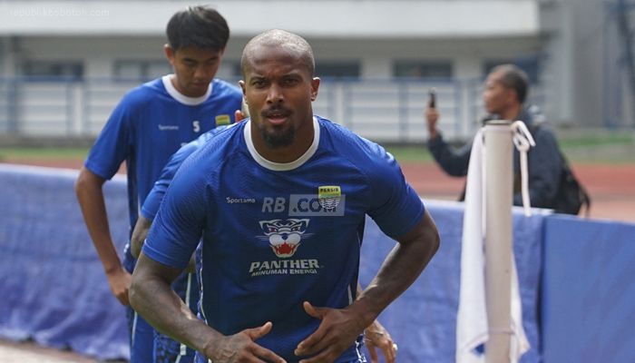 Gervane Kastaneer Ingin Bantu Persib Permalukan Bali United, Berharap Bobotoh Penuhi GBLA