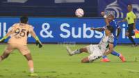 Marc Klok Puji Peran Gervane Kastaneer di Laga Persib vs Bali United