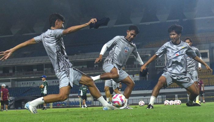 Ini Alasan Bojan Hodak Libatkan Dua Pemain Persib Junior