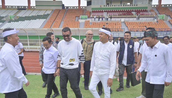 Cek Kesiapan Stadion Si Jalak Harupat, KDM Pastikan Bandung Siap Gelar Piala Presiden 2025 