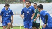 Luciano Guaycochea Ungkap Perlakuan Rekan-rekan Barunya di Persib