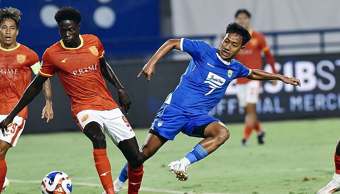 Kecewanya Beckham Putra, Ditandu Keluar Lapangan hingga Persib Bertekuk Lutut