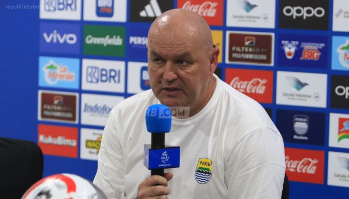 Jelaskan Alasan Adam Przybek Absen, Bojan Hodak Puji Teja Paku Alam