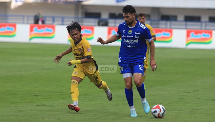 Sukses Jalankan Peran Barunya di Persib, Frans Putros Beri Pujian Untuk Beckham Putra