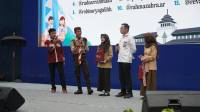 OJK Jabar Gelar Edukasi Keuangan bagi Pelajar SMA di Sabuga ITB 