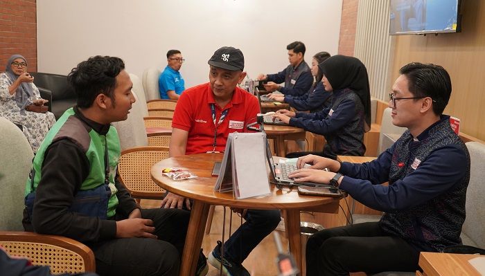 Manajemen Telkomsel Sapa Konsumen hingga Hadirkan Program Spesial pada Hari Pelanggan Nasional