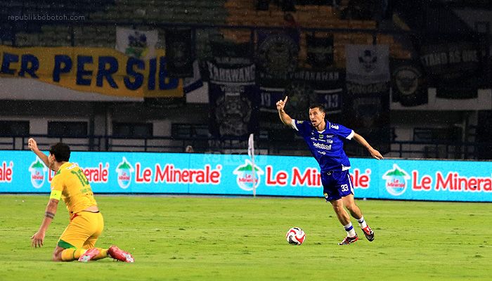 Thom Haye: Pertandingan yang Gila