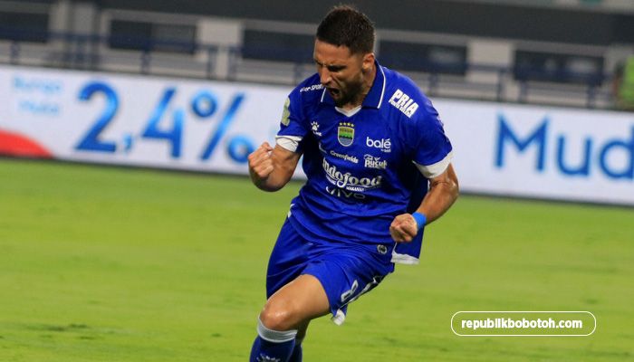 Tak Cukup Kartu Merah, Lucho Guaycochea Dihukum Tambahan oleh Komdis PSSI