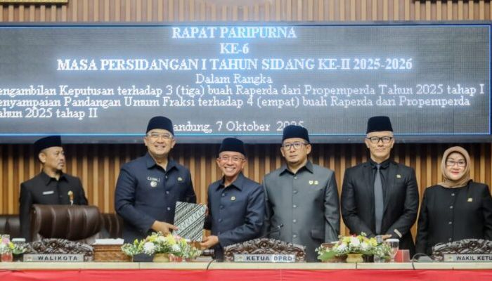 Ketua DPRD Bandung Apresiasi Kinerja Pansus 7, 8, 9: Tiga Perda Baru Resmi Disahkan