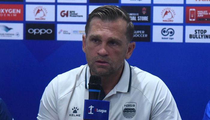 Igor Tolic Pimpin Persib Hadapi Malut United Tanpa Bojan Hodak di Stadion Kie Raha