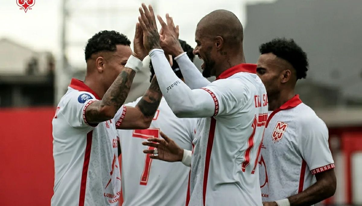 Persib Tetap di Puncak Klasemen setelah Malut United Menang Dramatis atas Borneo FC