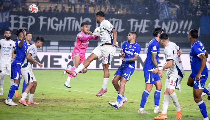 Carlos Pena Terkesan Pertahanan Persib, Sebut Jadi Kekuatan Maung Bandung Musim Ini