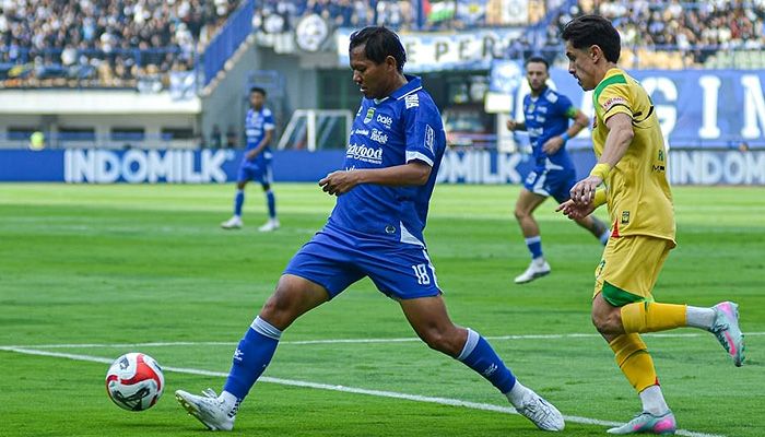 Persib Remontada, Begini Reaksi Bobotoh: Babak Pertama Bikin Emosi, Adam Alis Jadi Sorotan