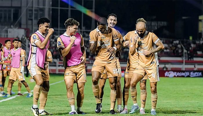 Jelang Dewa United vs Persib, Jan Olde Riekerink Sebut Banten Warriors Lebih Kompetitif