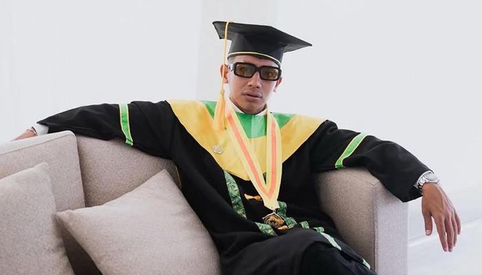 Beckham Wisuda, Reaksi Tak Terduga Bojan Hodak Jadi Sorotan