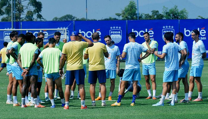 Bojan Hodak Bongkar Fakta Super League 2025/2026: Tak Ada Lawan Mudah untuk Persib