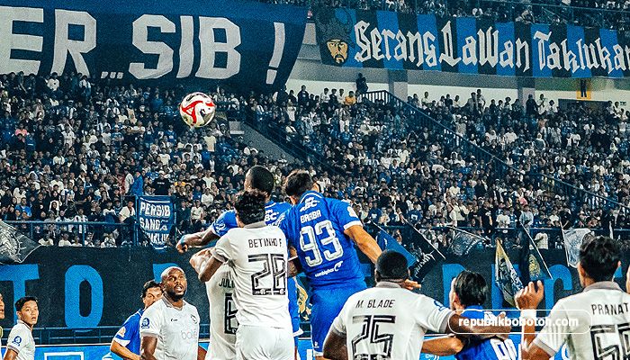 Reaksi Bobotoh setelah Persib Remis dengan Arema, Berharap Bantuan Semen Padang