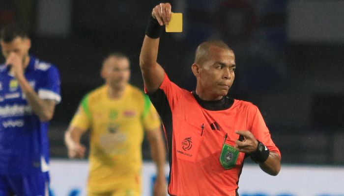 Persib vs Arema FC: Jadwal, Rekor Kandang, dan Profil Wasit Candra yang Pimpin Laga Pekan 29