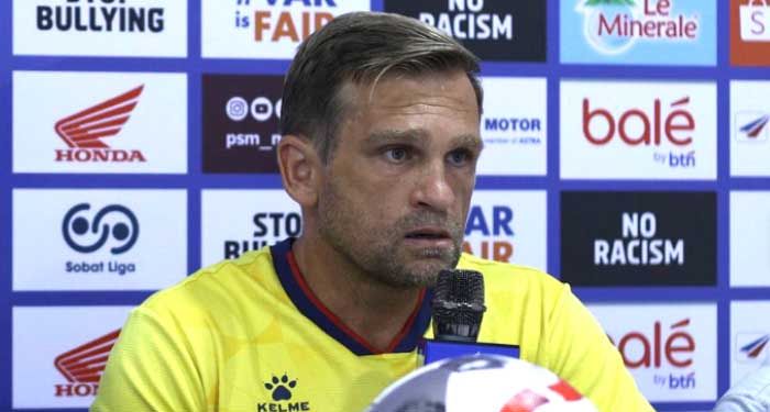 Tanpa Bojan Hodak Hadapi PSM, Igor Tolic Tegaskan Persib Tak Punya Waktu Mengeluh