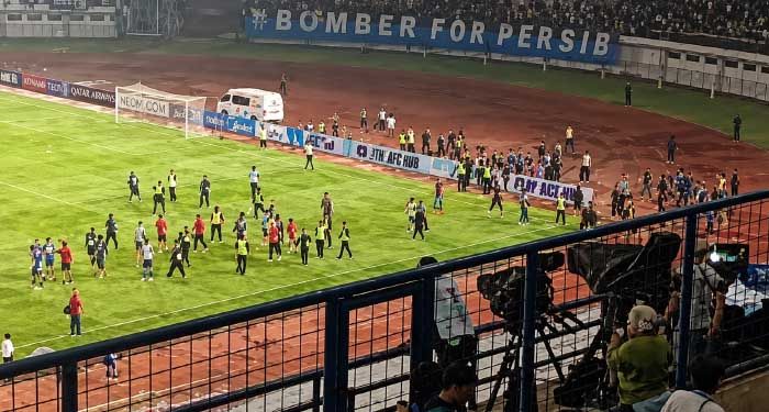 AFC Jatuhkan Denda Rp3,5 Miliar untuk Persib Bandung Usai Insiden di GBLA