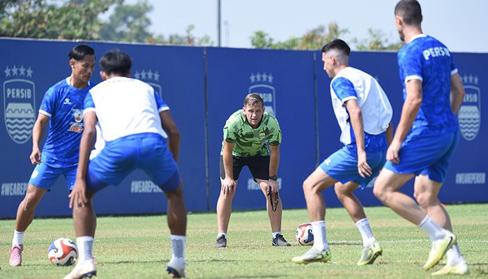 Prediksi Susunan Pemain Persib 2026/2027, Formasi Terkuat Igor Tolic usai Datangkan Mariano Peralta