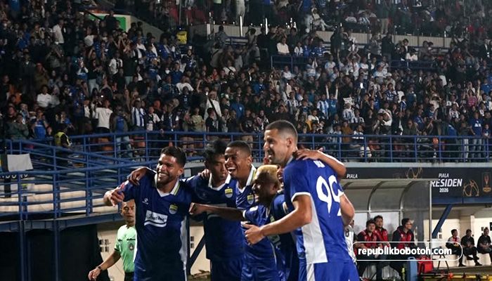 Hasil Babak I Persib vs Arema: Gol Uilliam Barros Bawa Maung Bandung Unggul